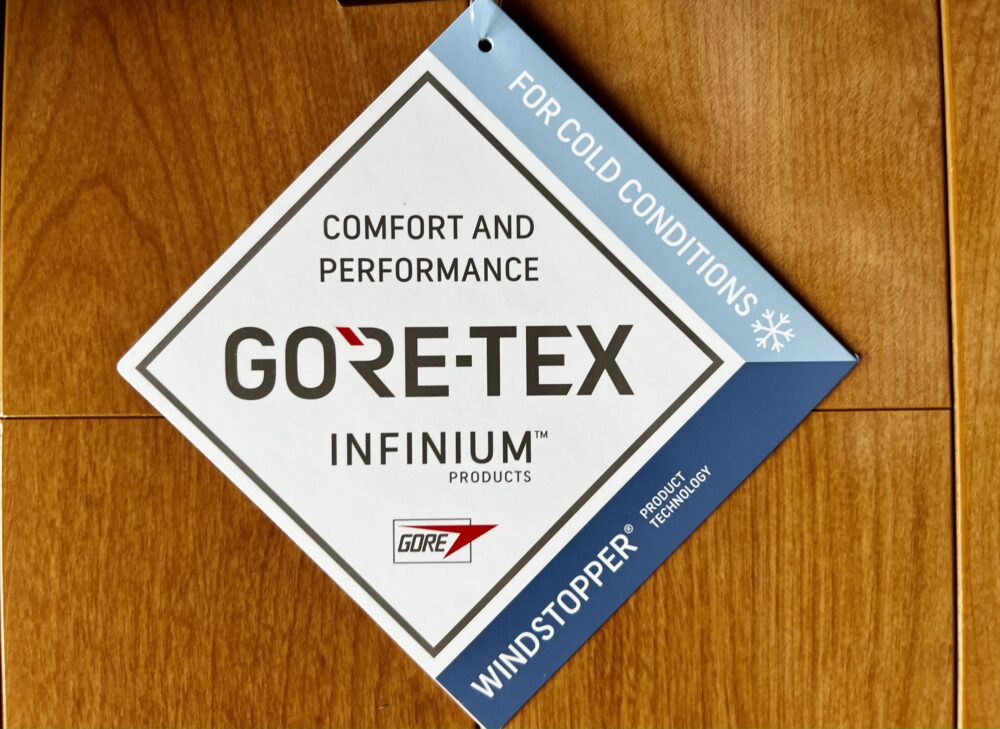 Gore-Tex INFINIUMを採用