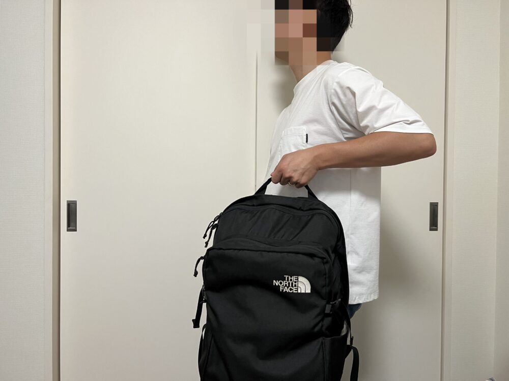 ボルダーデイパック手で持つ