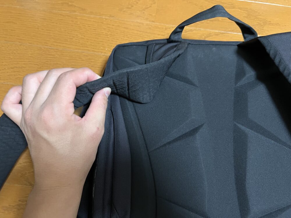 ショルダーハーネスの厚み