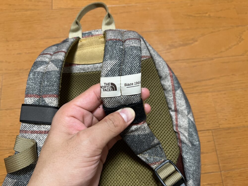 ショルダーハーネスのロゴ
