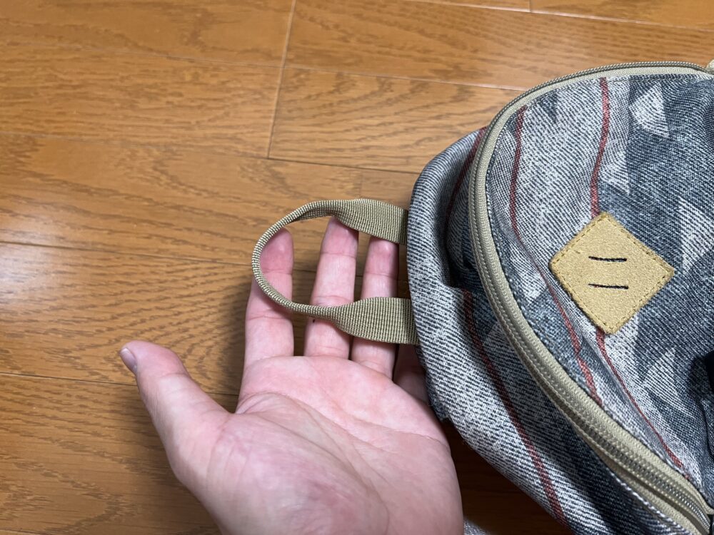 小ぶりな持ち手