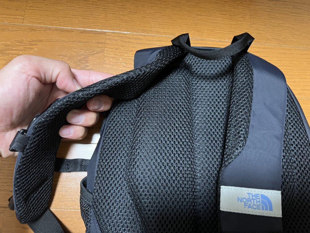 ショルダーハーネスの厚み
