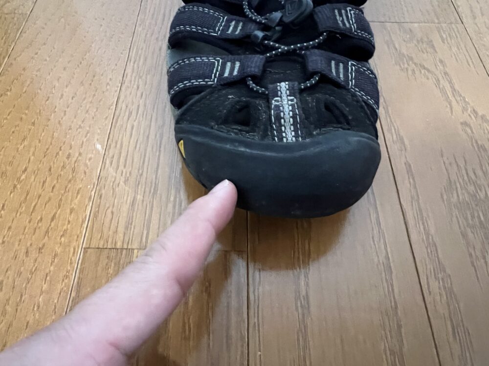 特徴的なデザインであるトゥ・プロテクション