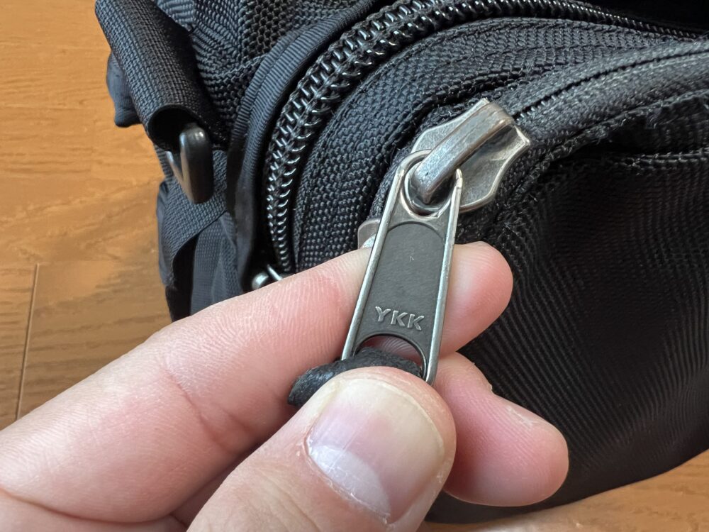 ジッパーはYKK