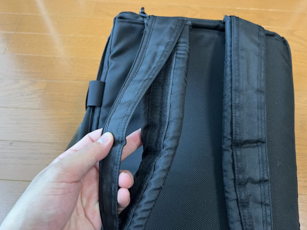 ショルダーハーネス形状