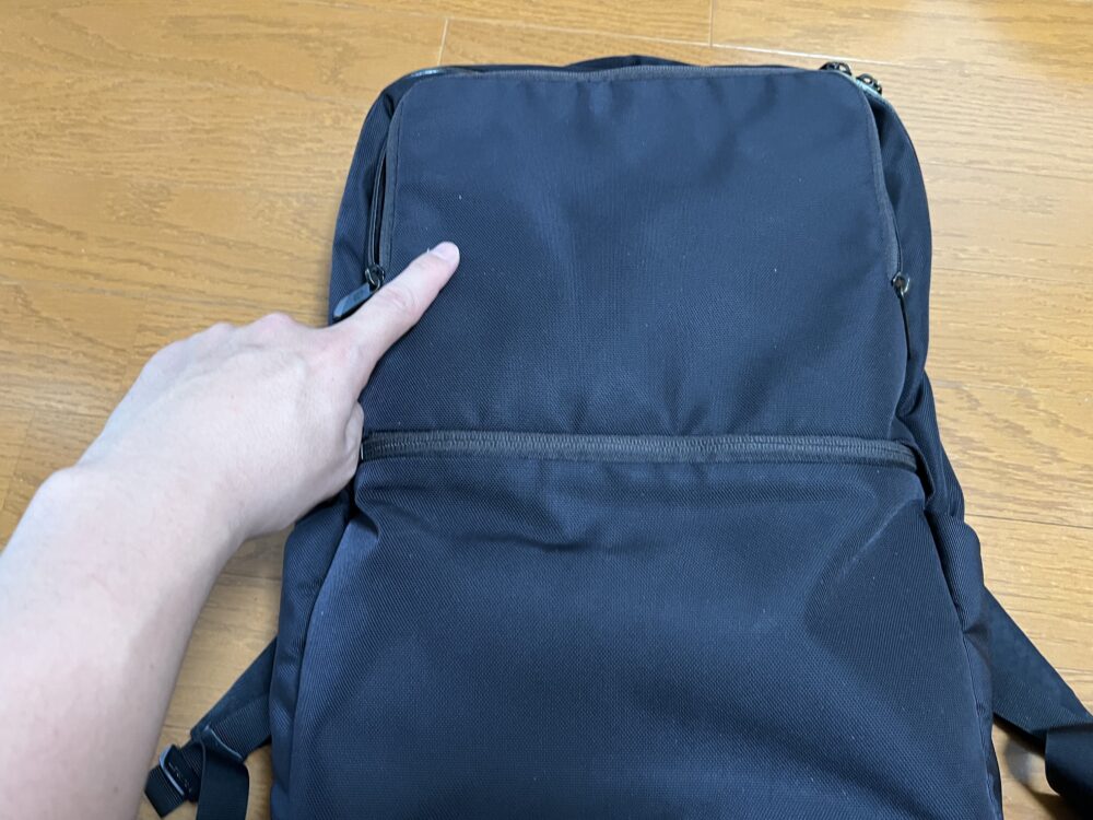 フロントポケット
