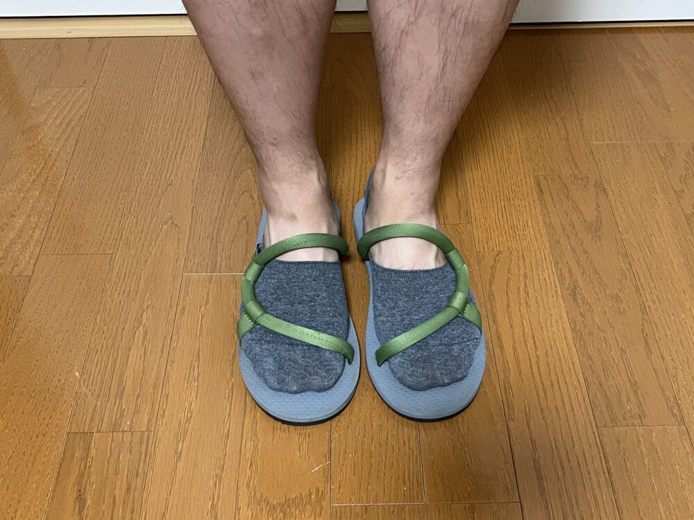 靴下の上から履ける設計