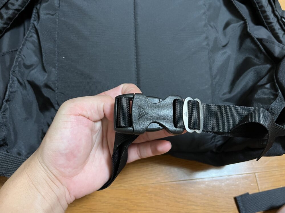 バックルにはグレゴリーのロゴ