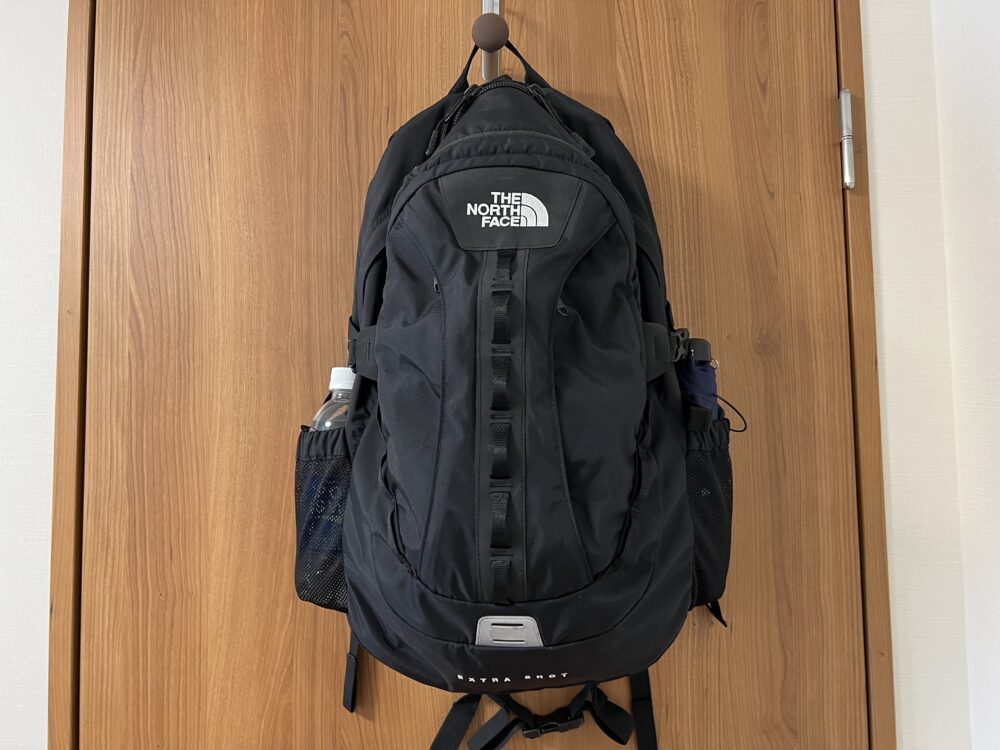 両方のサイドポケットに荷物