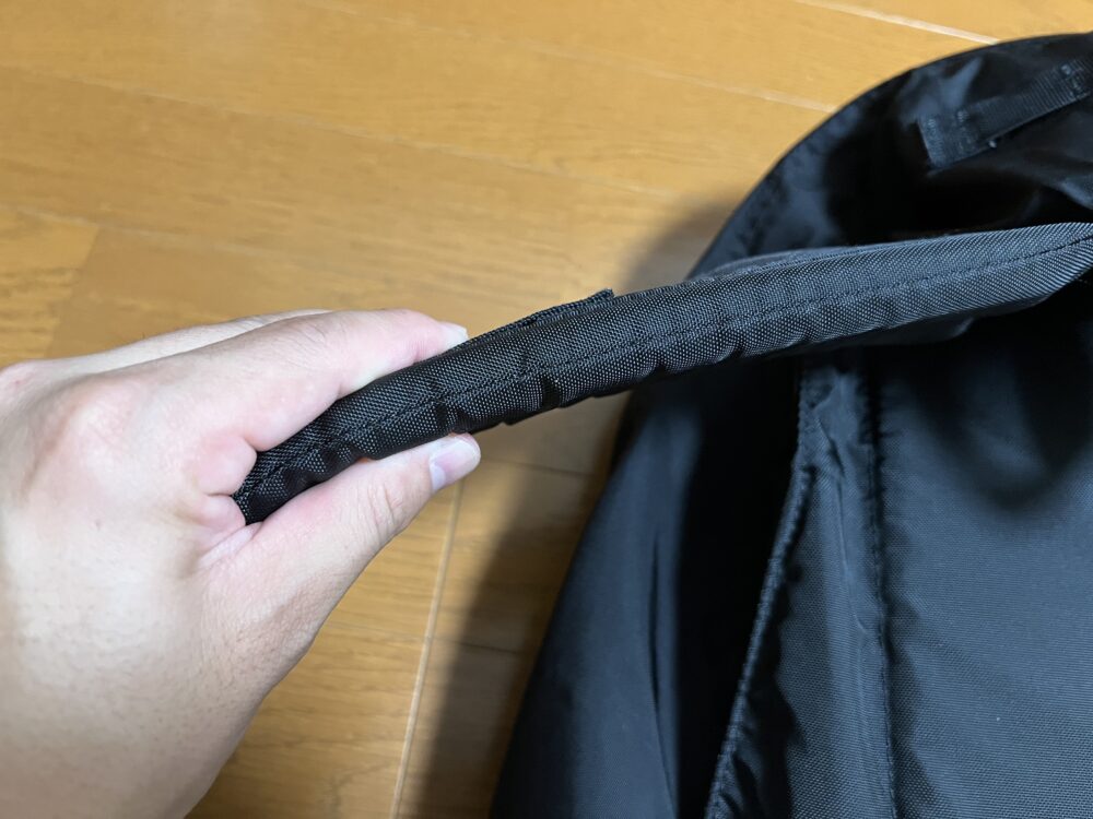ショルダーハーネスの厚み