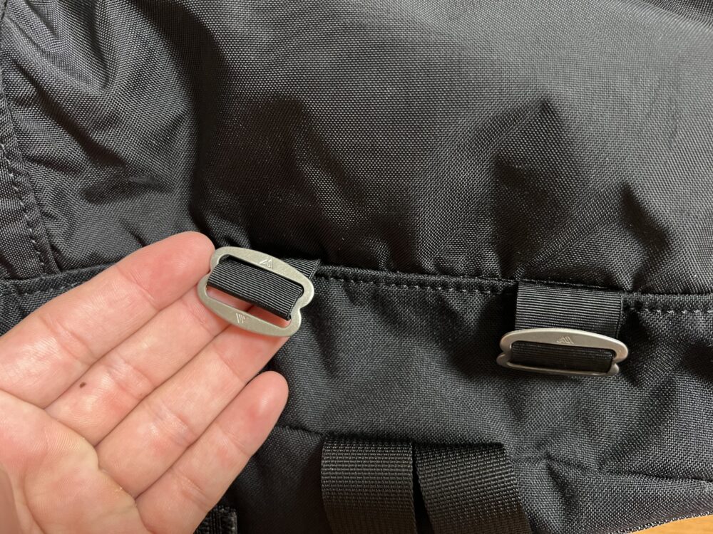 クセサリー取り付け用の金具