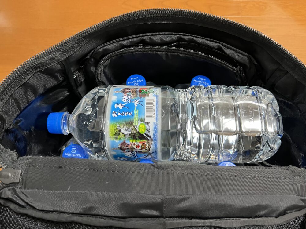 2Lのペットボトル6本入れてみる