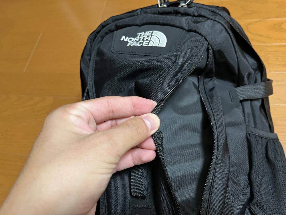 フロントポケット（右）