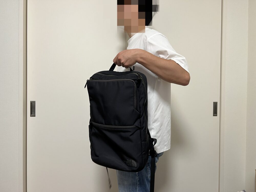 シャトルデイパックスリム手で持つ
