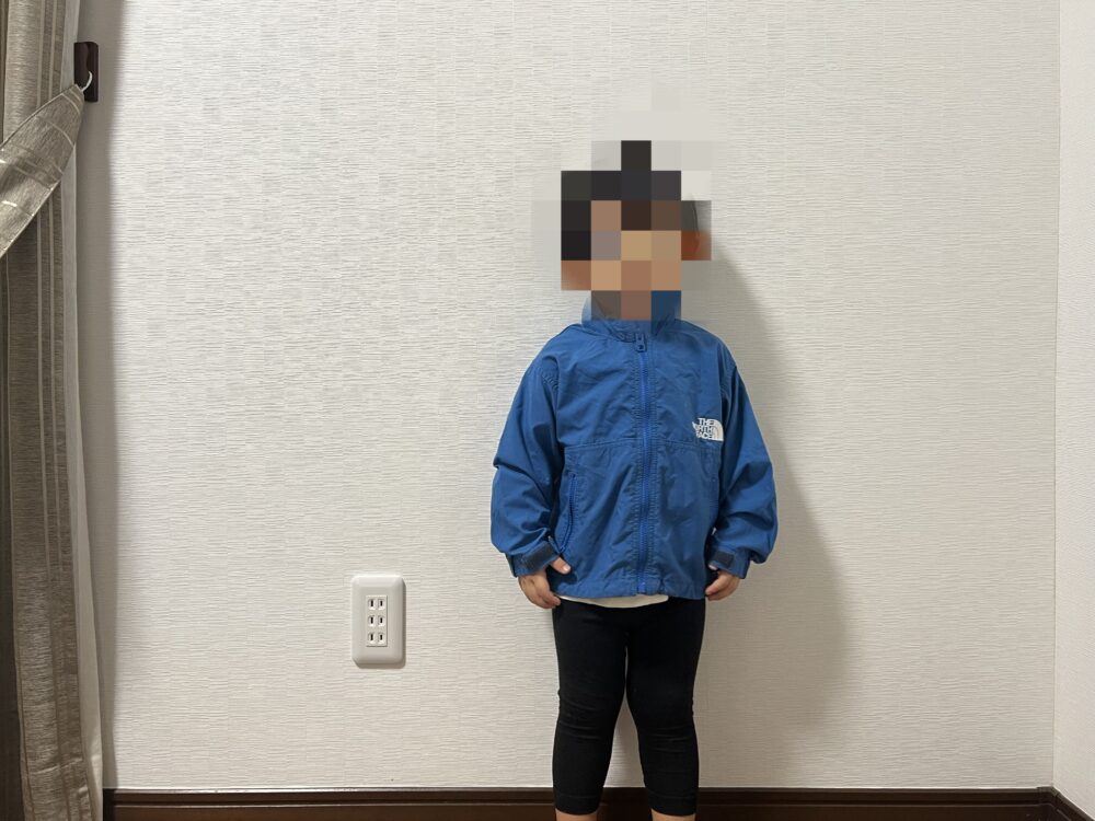 身長90㎝,体重13㎏ 90cmサイズ着用 正面