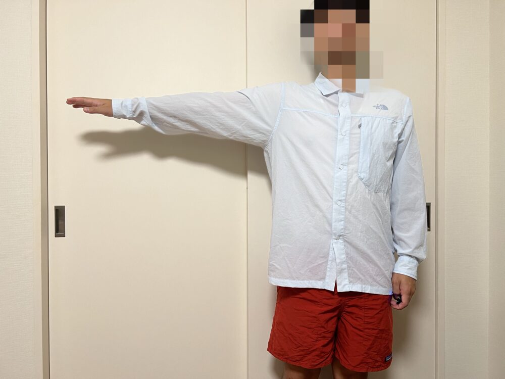 正面 Mサイズ着用 腕を開いて