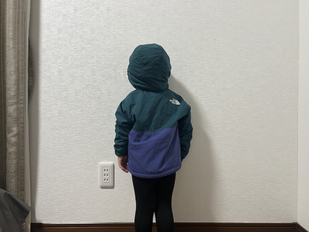 フード着用時　背面