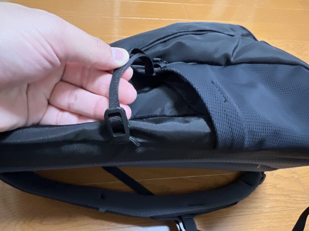 サイドポケット上部