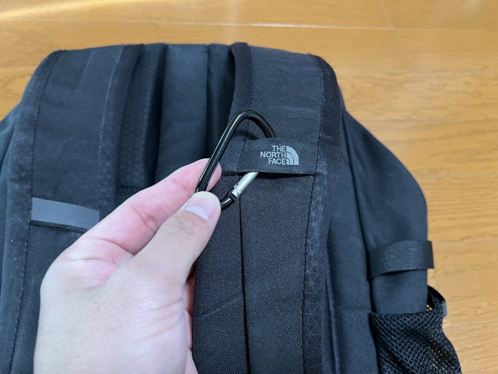 サングラスホルダー