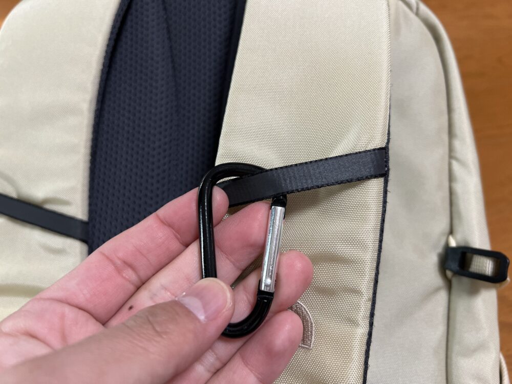 サングラスホルダー