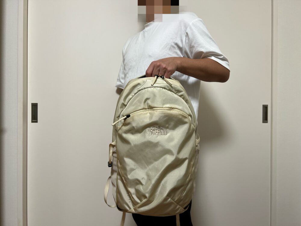 ボストーク26を手で持つ