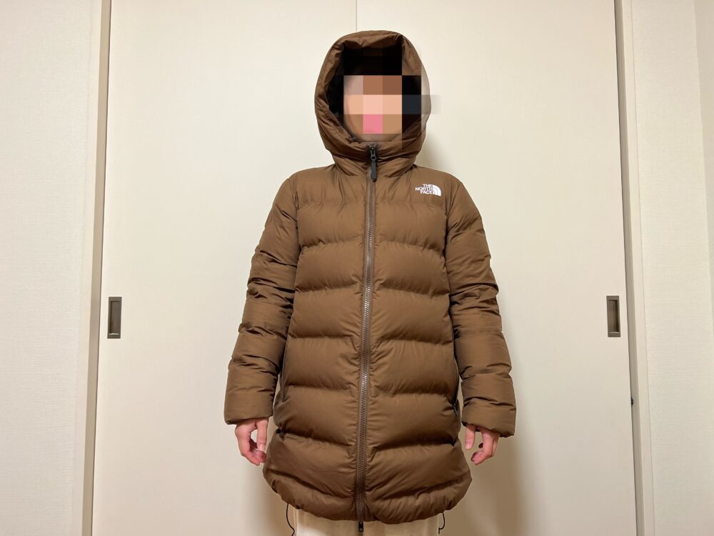 側面からMサイズ着用 フードを被って