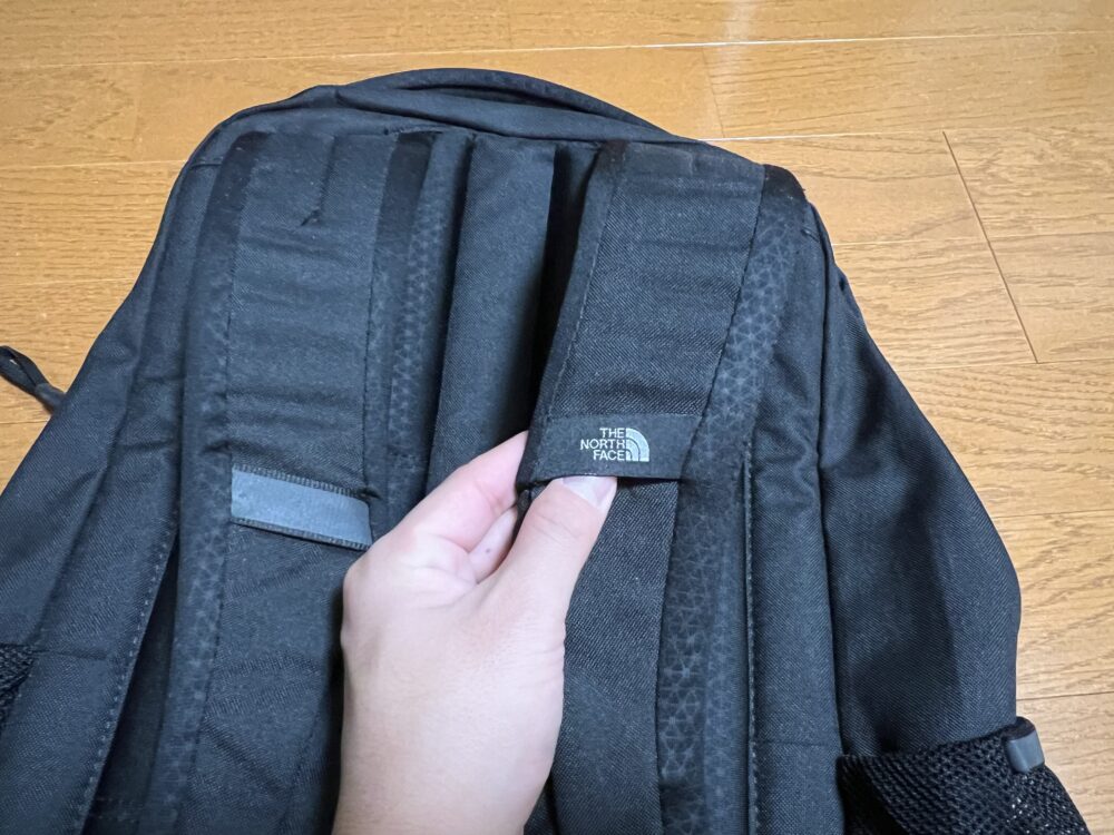 サングラスホルダー