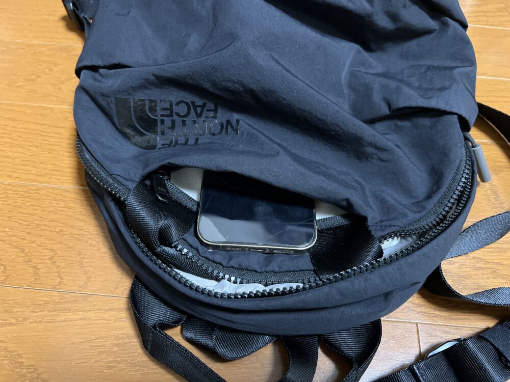 フロントポケット大きさ