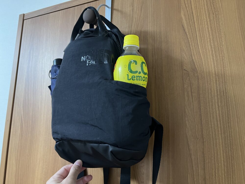 ペットボトルを入れて