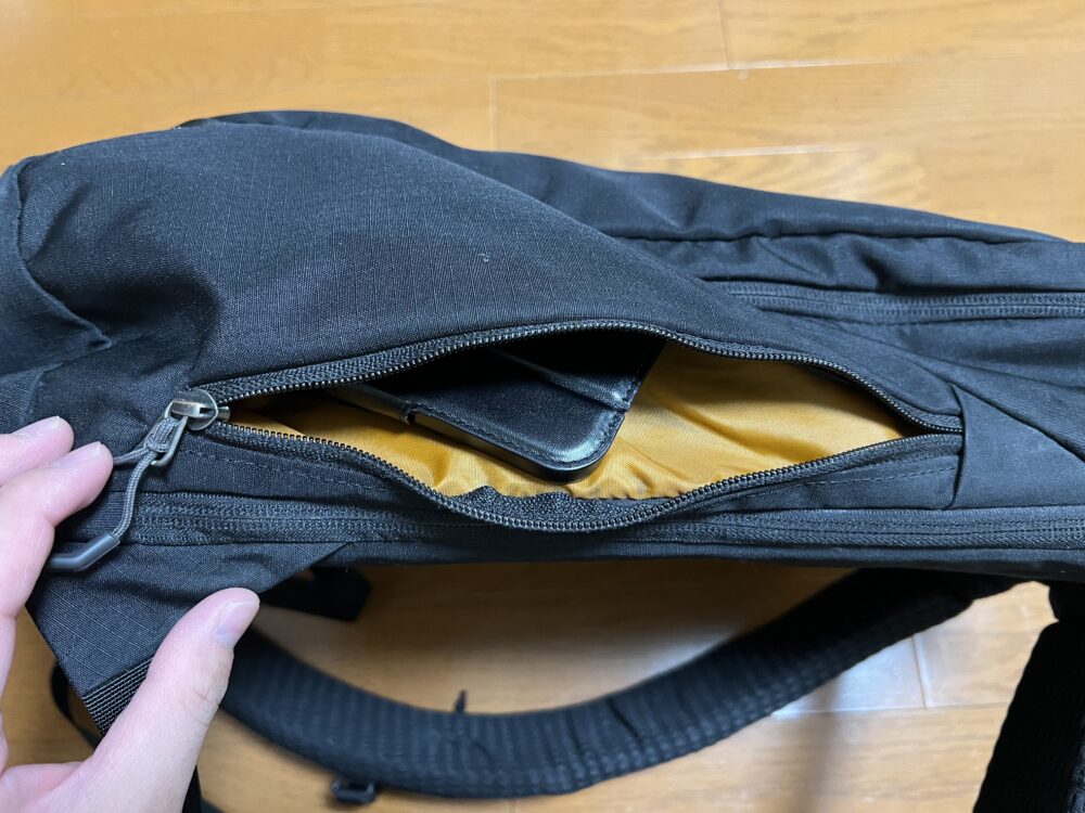 iphoneもスッポリ