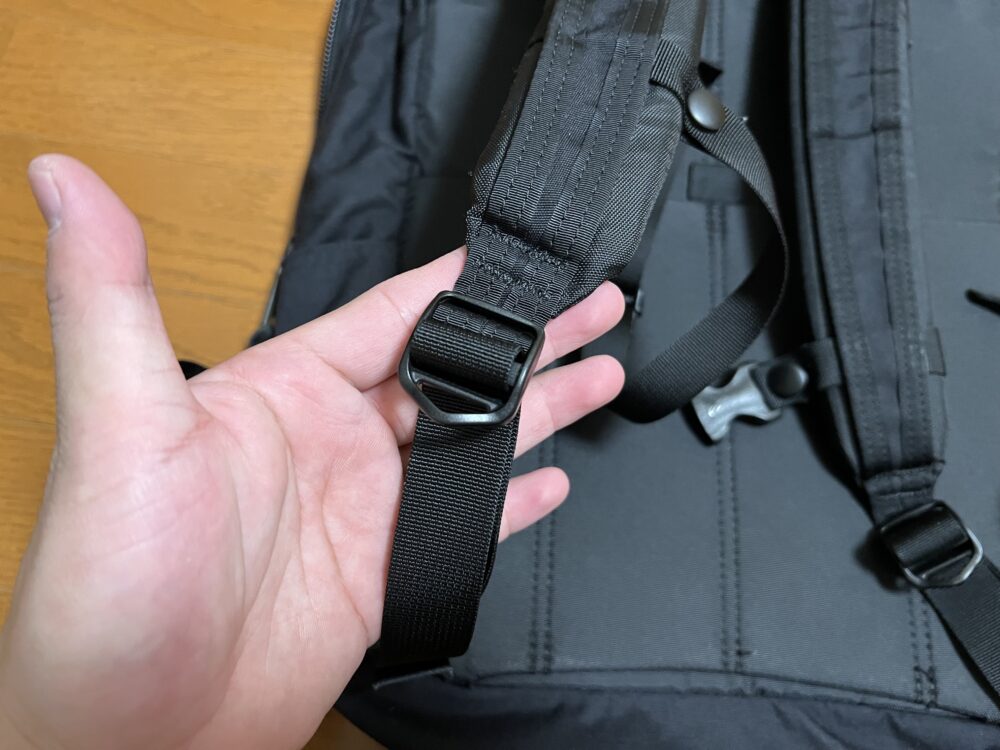 ショルダーハーネス調節バックル