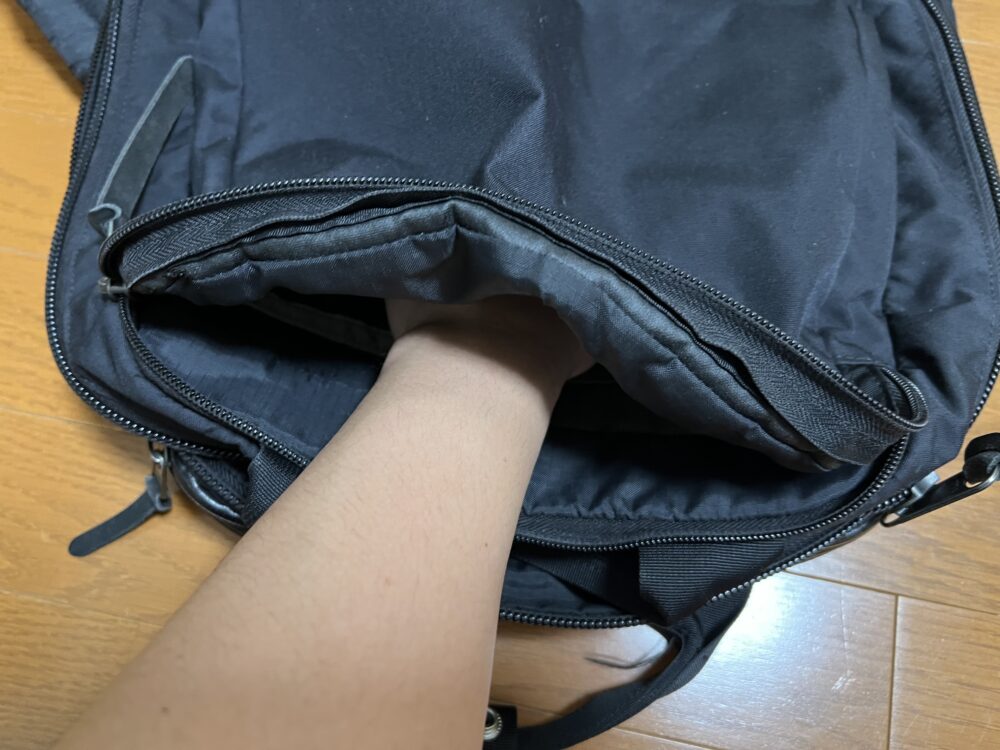 フロントポケット深さ