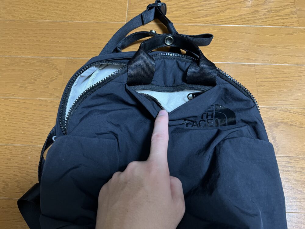 フロントポケット