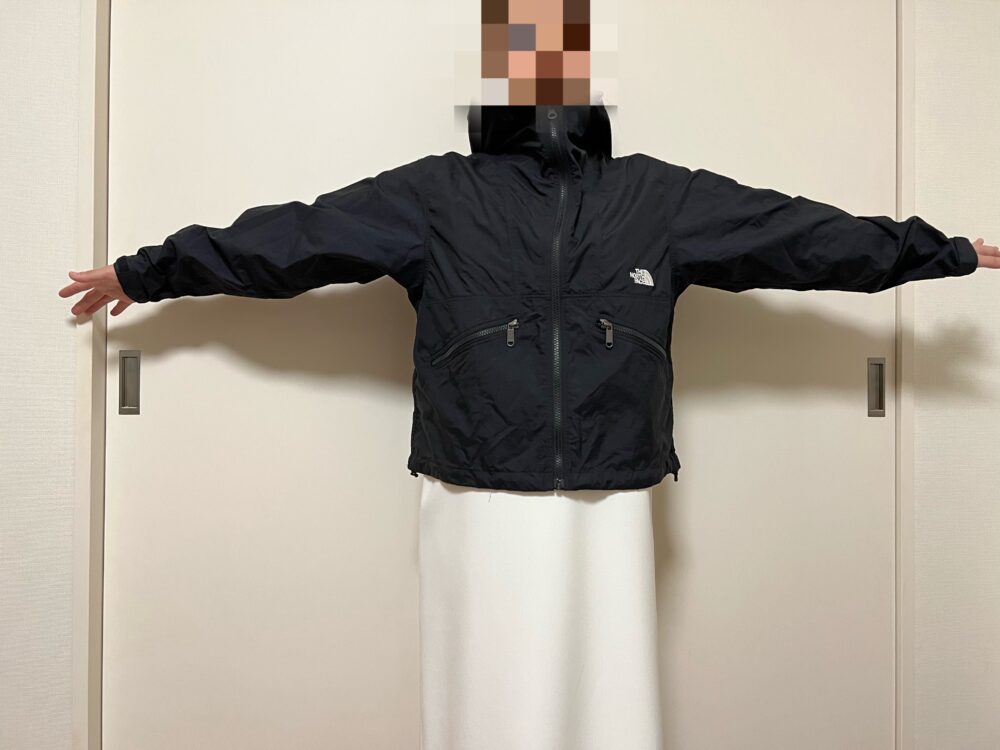 正面 Mサイズ着用 腕を開いて