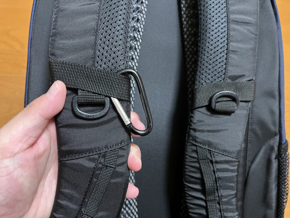 サングラスホルダー