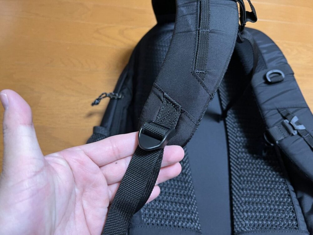 ショルダーハーネス調節バックル