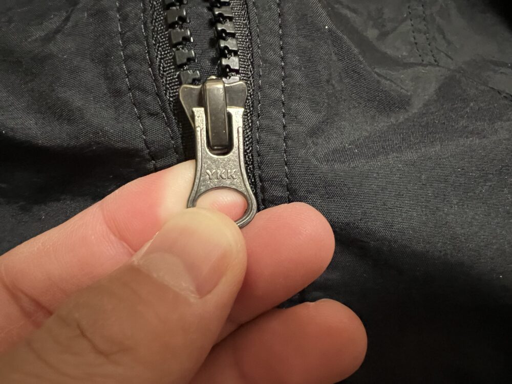 ジッパーはYKK