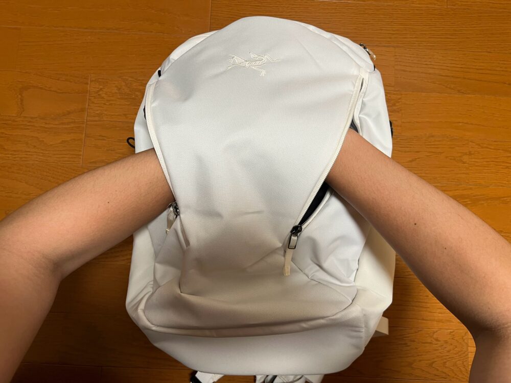 フロントポケット