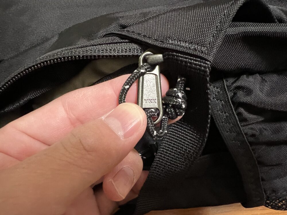 ジッパーはYKK