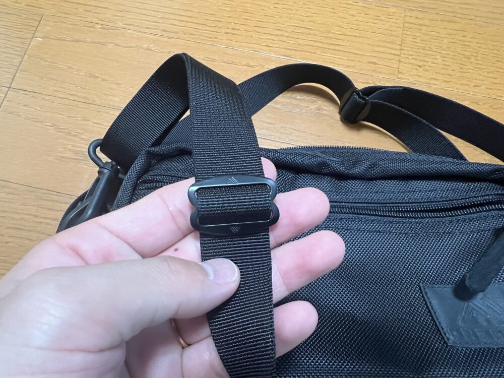 ショルダーストラップ