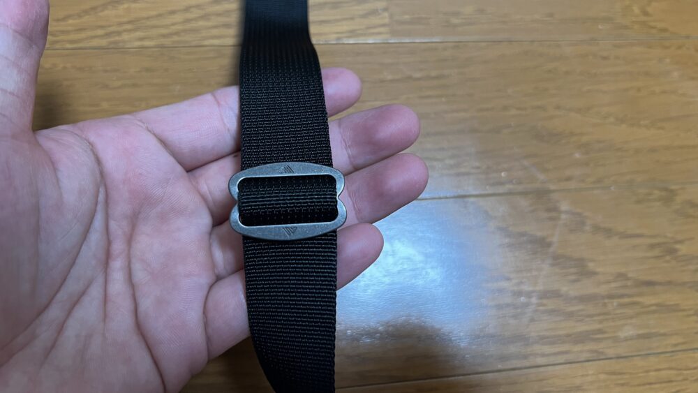 ショルダーストラップ