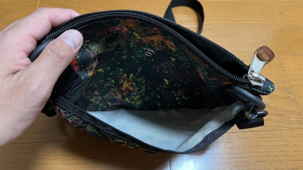 裏側のポケット