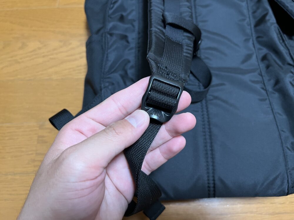 ショルダーハーネス調節バックル