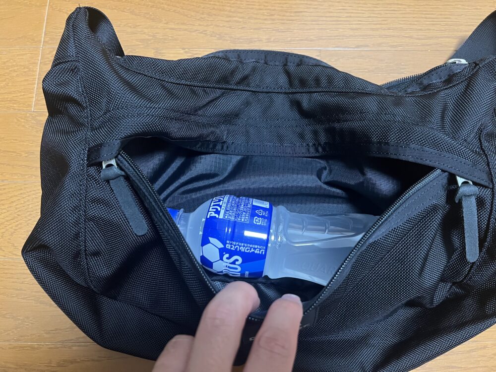 フロントポケット
