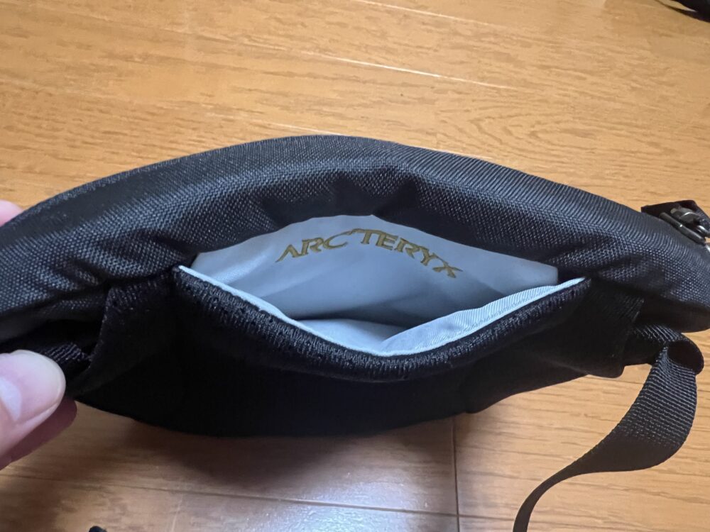 スマホ入れ