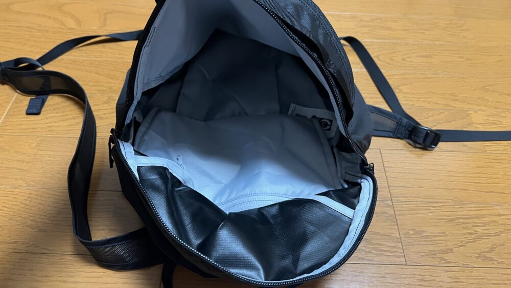 メインコンパートメント