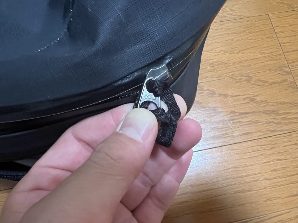 ジッパーはYKK