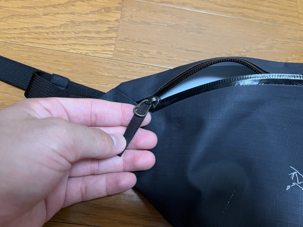 ジッパータグ